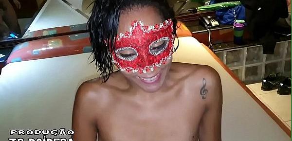  Novinha magrinha Julia Prado primeira vez no Porno fode com 2 dotados ao mesmo tempo - Completo no Xvideos RED